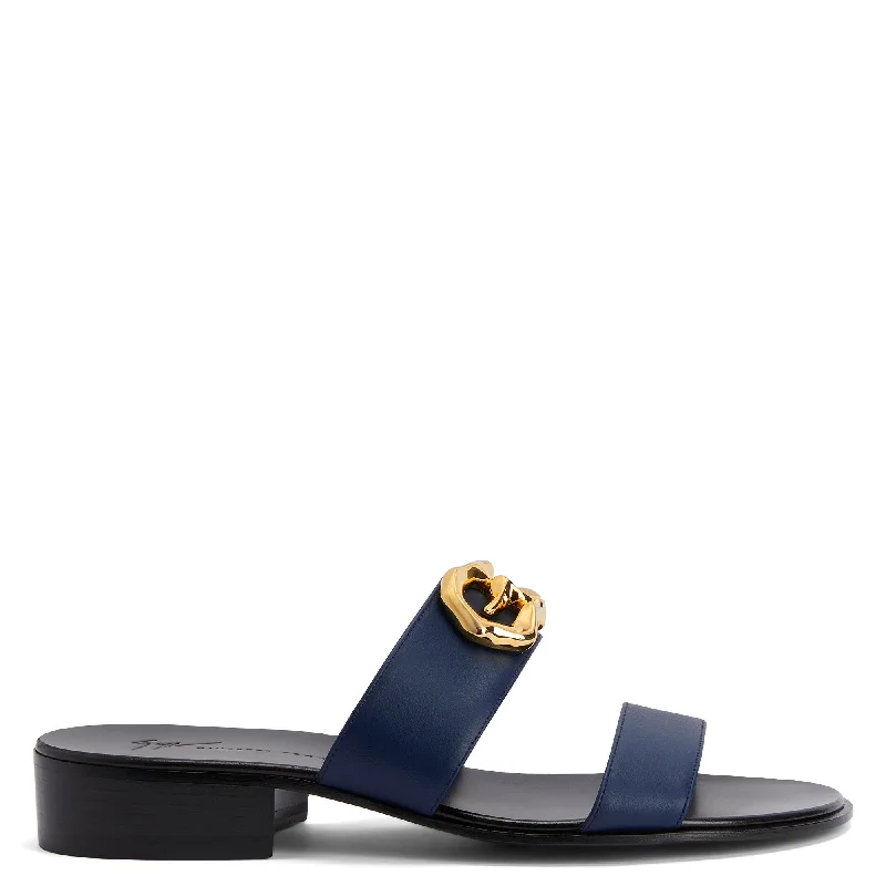 Men's loafers with a perforated leather upper for ventilation Men's loafers with a perforated leather upper for ventilation Giuseppe Zanotti Gregorie Men's loafers with a perforated leather upper for ventilation Men's loafers with a perforated leather upper for ventilation Giuseppe Zanotti Gregorie