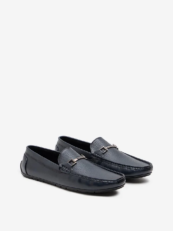 Men's casual shoes with a low - profile design SOLEPLAY Navy Perforated Loafers