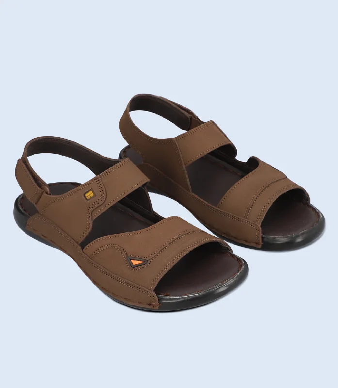 Men's sandals with a buckle closure Men's sandals with a buckle closure BM5657-BROWN-Men Sandal Men's sandals with a buckle closure Men's sandals with a buckle closure BM5657-BROWN-Men Sandal