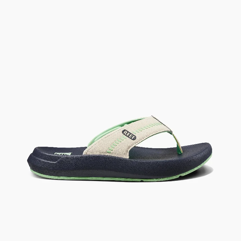Men's sandals with a toe post design Men's sandals with a toe post design Cruiser