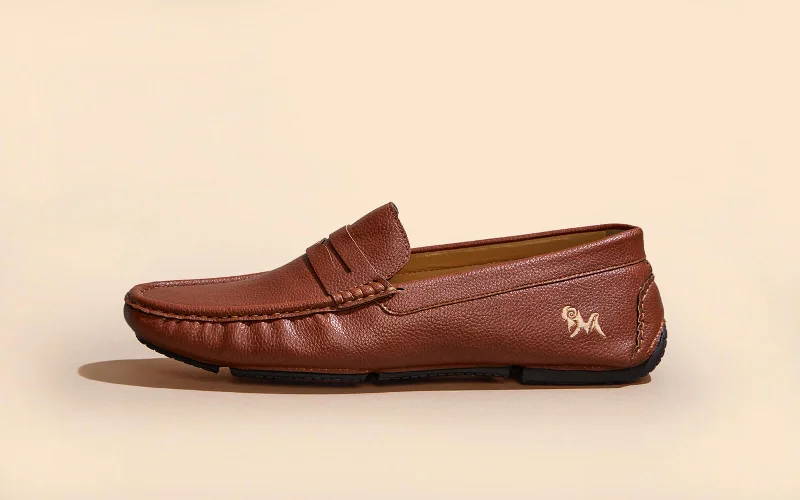 Men's loafers with a tassel front for a classic look Men's loafers with a tassel front for a classic look Dapper Loafers : Tan Men's loafers with a tassel front for a classic look Men's loafers with a tassel front for a classic look Dapper Loafers : Tan