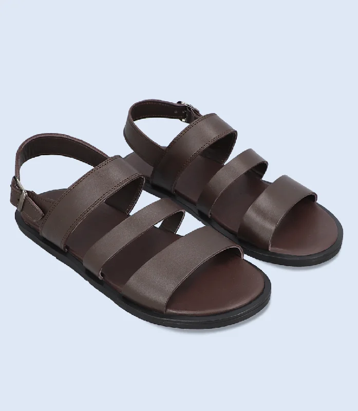 Men's sandals with a contrast stitching detail Men's sandals with a contrast stitching detail BM5586-ESPREESO-Men Sandal Men's sandals with a contrast stitching detail Men's sandals with a contrast stitching detail BM5586-ESPREESO-Men Sandal