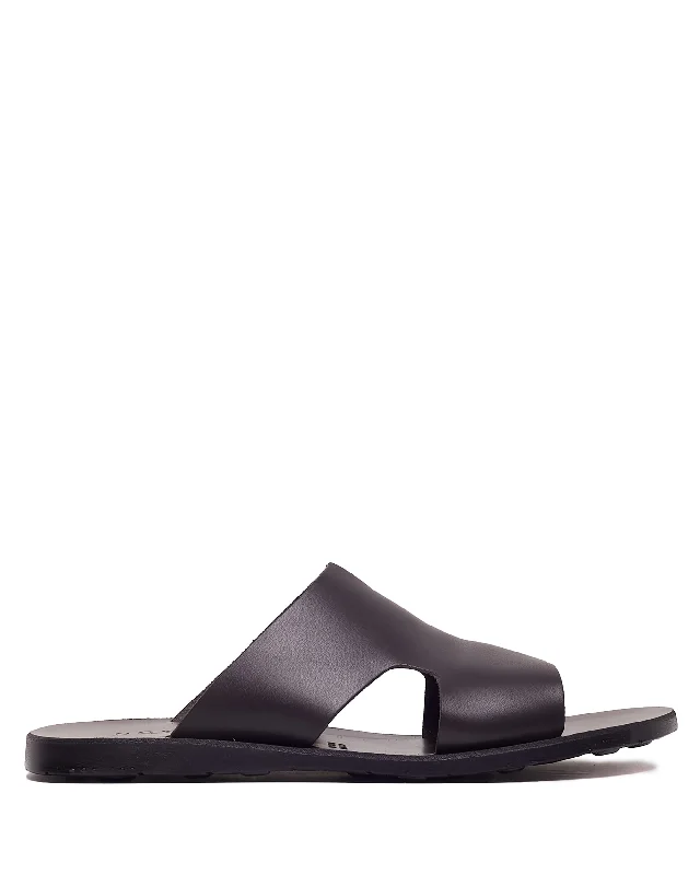 Men's sandals with a contrast stitching detail Men's sandals with a contrast stitching detail Joe Leather Dark Brown Men's sandals with a contrast stitching detail Men's sandals with a contrast stitching detail Joe Leather Dark Brown