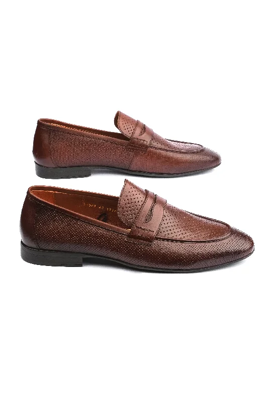 Men's loafers with a tassel front for a classic look Men's loafers with a tassel front for a classic look LOGO 11078 BRJ Men's loafers with a tassel front for a classic look Men's loafers with a tassel front for a classic look LOGO 11078 BRJ