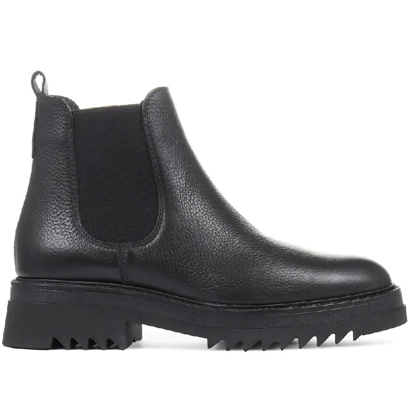Men's casual shoes with a geometric pattern Trieste Chunky Leather Chelsea Boots - TRIESTE / 318 810 Men's casual shoes with a geometric pattern Trieste Chunky Leather Chelsea Boots - TRIESTE / 318 810
