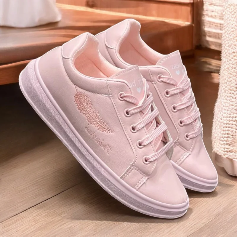 Men's slippers with a soft, flexible sole Side leaf sneaker