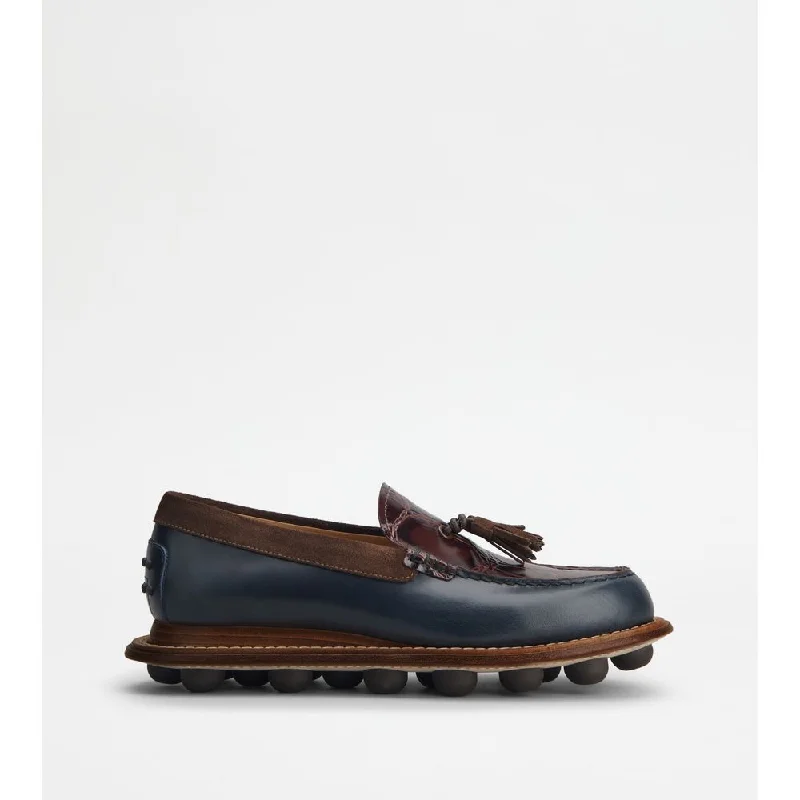 Men's loafers with a smooth leather finish Men's loafers with a smooth leather finish Loafers in Leather Men's loafers with a smooth leather finish Men's loafers with a smooth leather finish Loafers in Leather