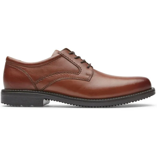 Men's casual shoes with a logo patch on the tongue Style Leader 2