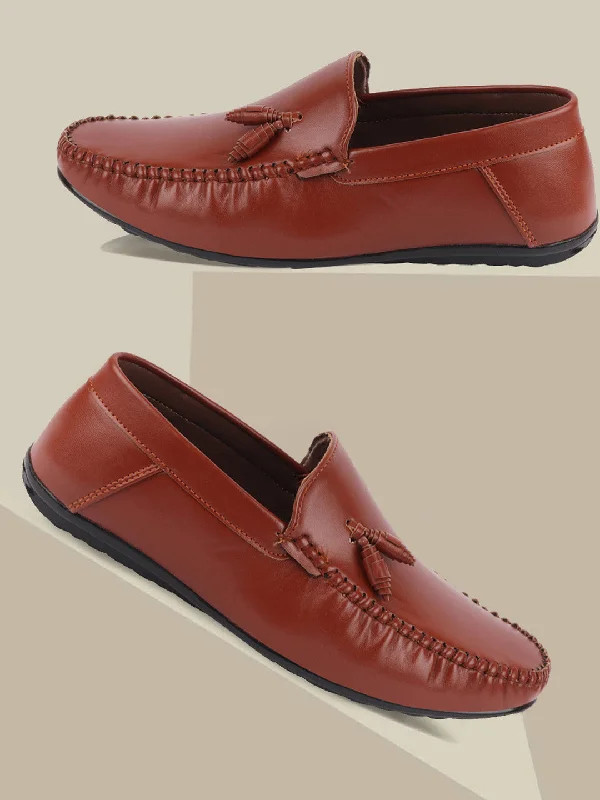 Men's casual shoes with a geometric pattern Men Tan Casual Slip-On Loafers