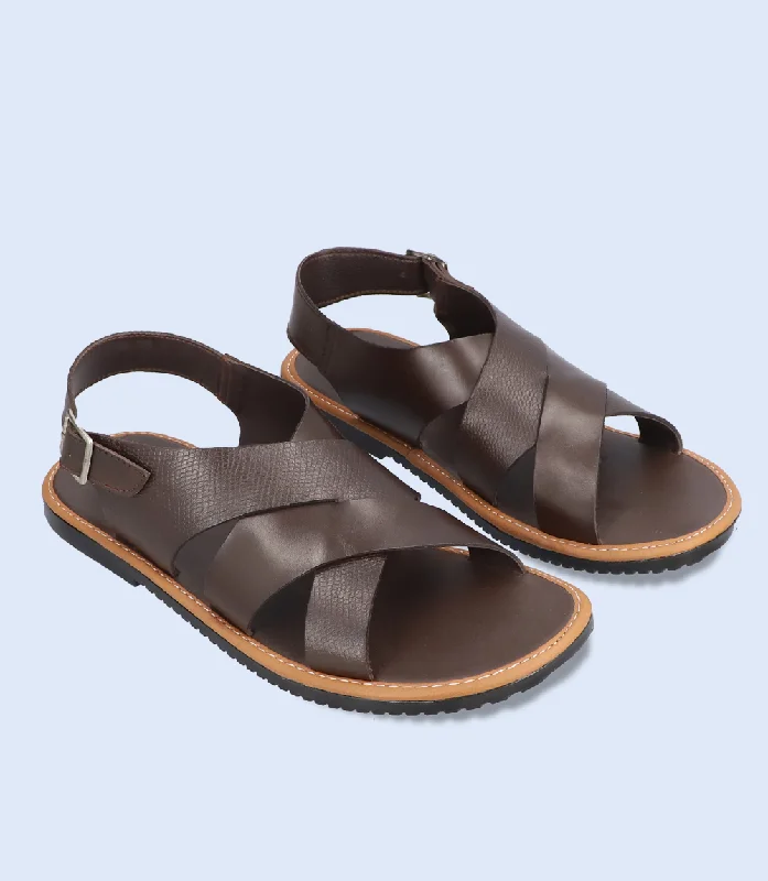 Men's sandals with a decorative buckle or charm Men's sandals with a decorative buckle or charm BM5576-ESPRESSO-Men Sandal Men's sandals with a decorative buckle or charm Men's sandals with a decorative buckle or charm BM5576-ESPRESSO-Men Sandal