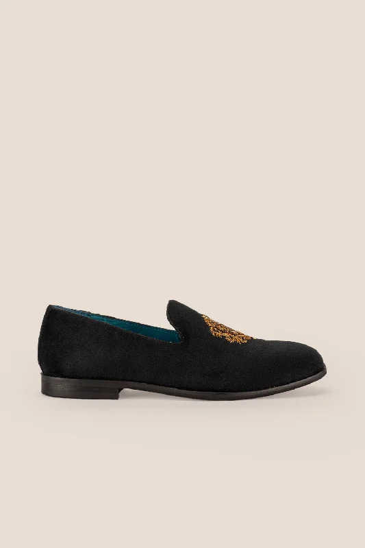 Men's casual shoes with a logo patch on the tongue Luther Black