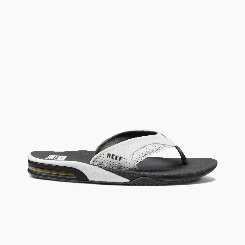 Men's sandals with a stretchy strap for a better fit Men's sandals with a stretchy strap for a better fit Fanning Men's sandals with a stretchy strap for a better fit Men's sandals with a stretchy strap for a better fit Fanning
