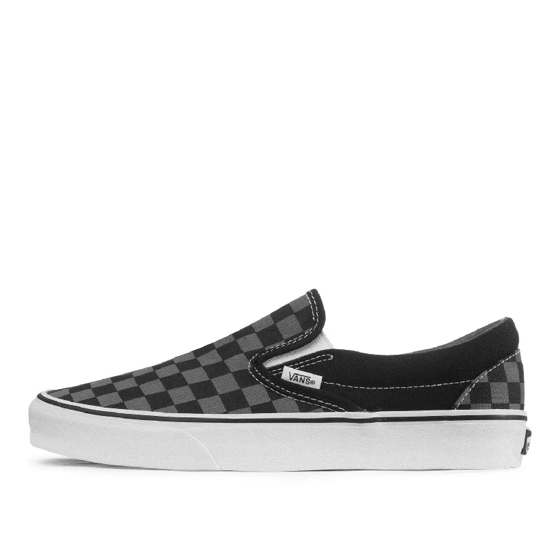 Men's sandals in a neutral color like black or brown Men's sandals in a neutral color like black or brown Vans Klassische Splipper. Men's sandals in a neutral color like black or brown Men's sandals in a neutral color like black or brown Vans Klassische Splipper.