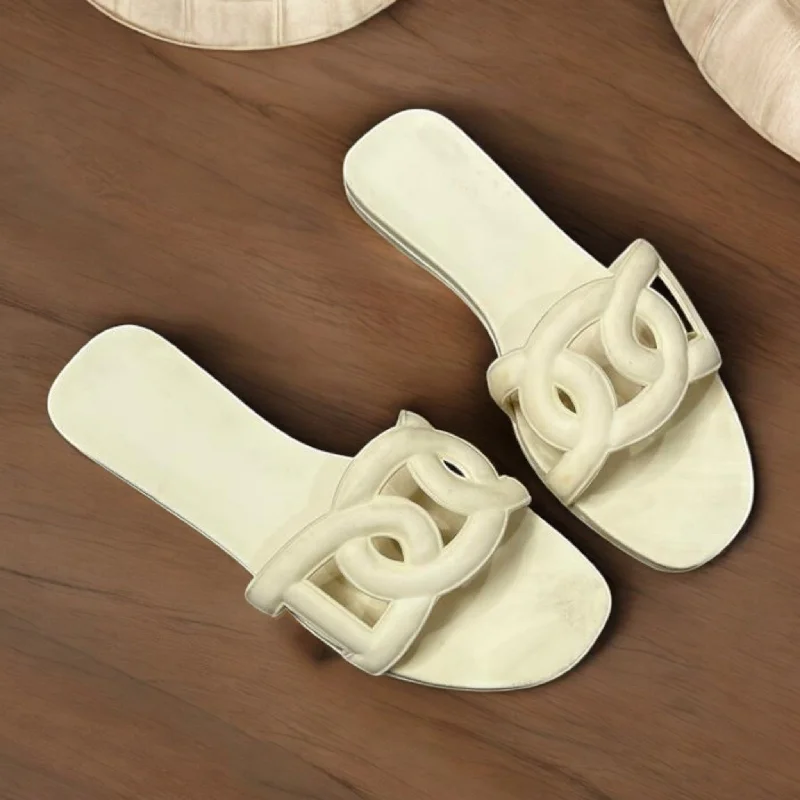 Men's slippers in a warm color like red or brown Beige slipper