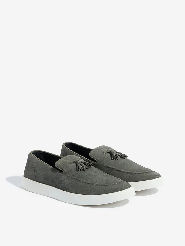 Men's casual shoes with a thick sole for added height SOLEPLAY Grey Faux-Suede Tassel Loafers Men's casual shoes with a thick sole for added height SOLEPLAY Grey Faux-Suede Tassel Loafers