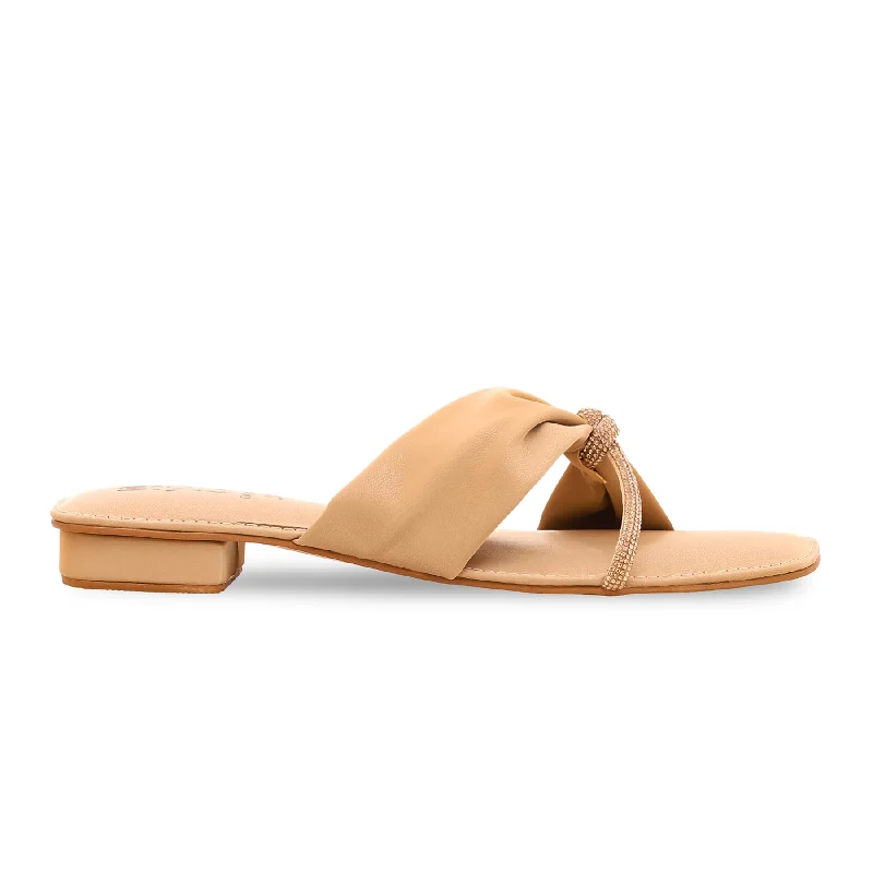 Men's slippers with a non - slip outsole for safety Golden Fancy Slipper FN7691