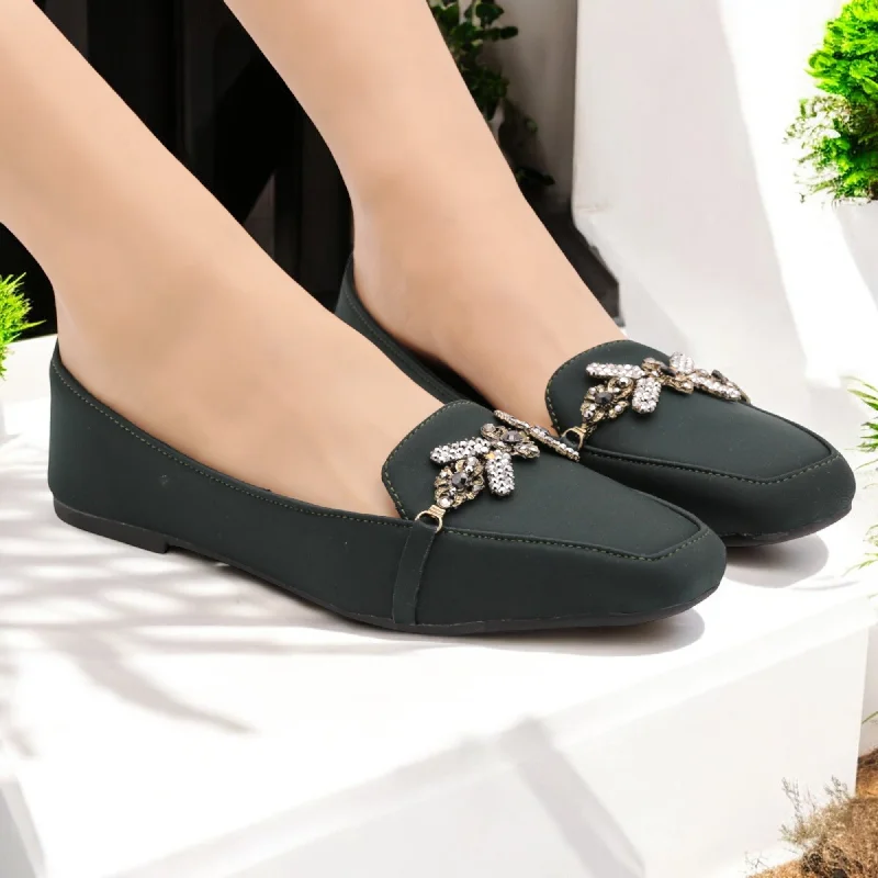 Men's slippers with a padded footbed for all - day comfort M0522 flat pump