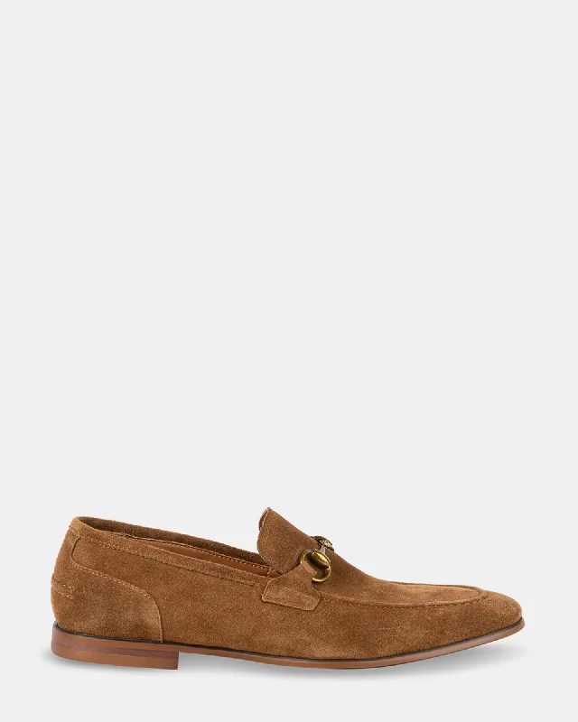 Men's loafers with a perforated leather upper for ventilation Men's loafers with a perforated leather upper for ventilation BRAAVE TOBACCO SUEDE Men's loafers with a perforated leather upper for ventilation Men's loafers with a perforated leather upper for ventilation BRAAVE TOBACCO SUEDE
