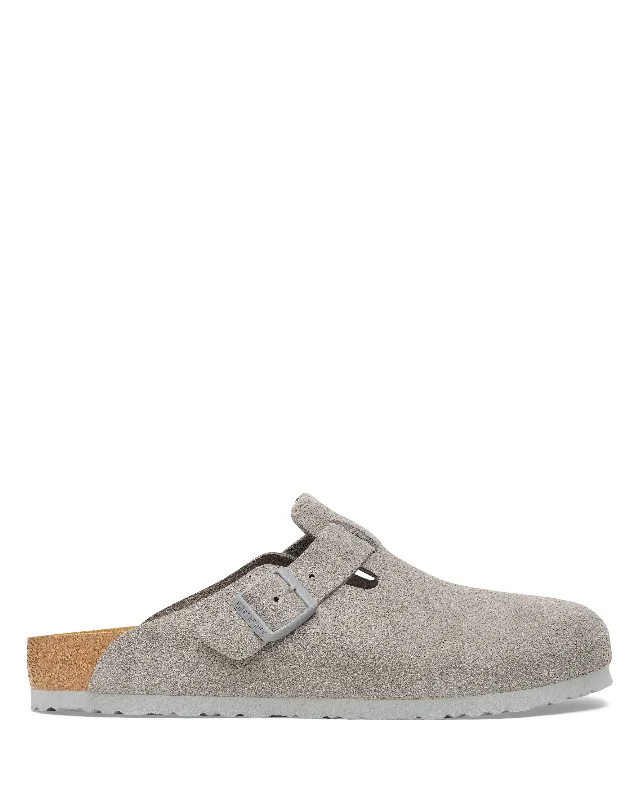 Men's sandals in a neutral color like black or brown Men's sandals in a neutral color like black or brown M Boston Stone Coin Suede 1027688 Men's sandals in a neutral color like black or brown Men's sandals in a neutral color like black or brown M Boston Stone Coin Suede 1027688