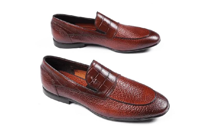 Men's loafers with a smooth leather finish Men's loafers with a smooth leather finish LOGO 11018 BRM Men's loafers with a smooth leather finish Men's loafers with a smooth leather finish LOGO 11018 BRM