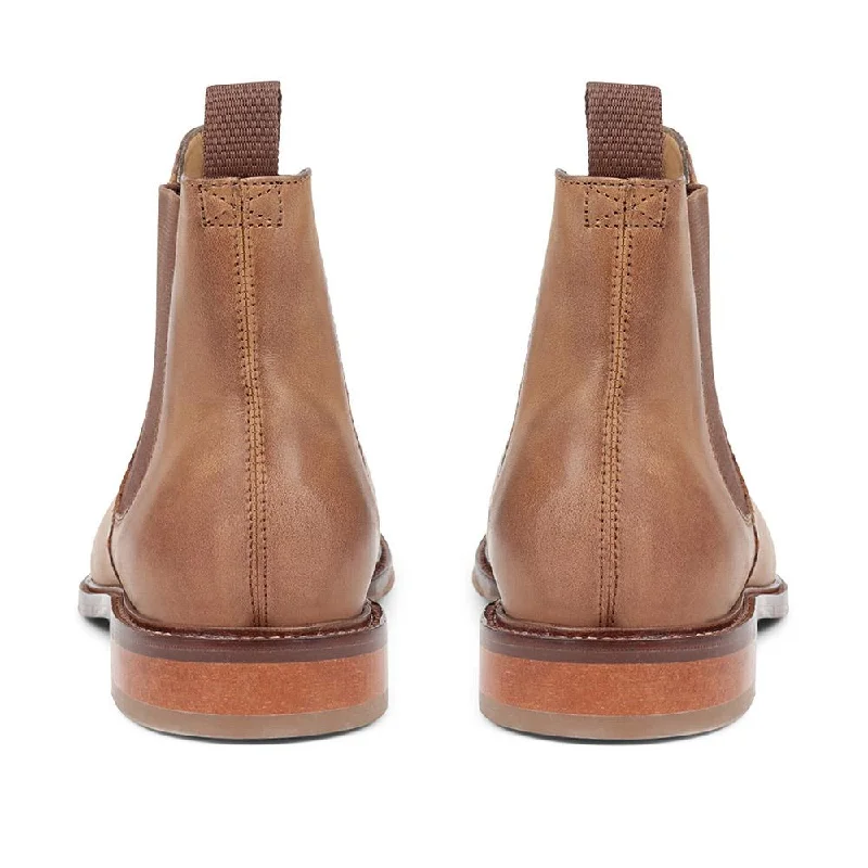 Men's casual shoes with a geometric pattern Debden Leather Chelsea Boots - DEBDEN / 320 461 Men's casual shoes with a geometric pattern Debden Leather Chelsea Boots - DEBDEN / 320 461