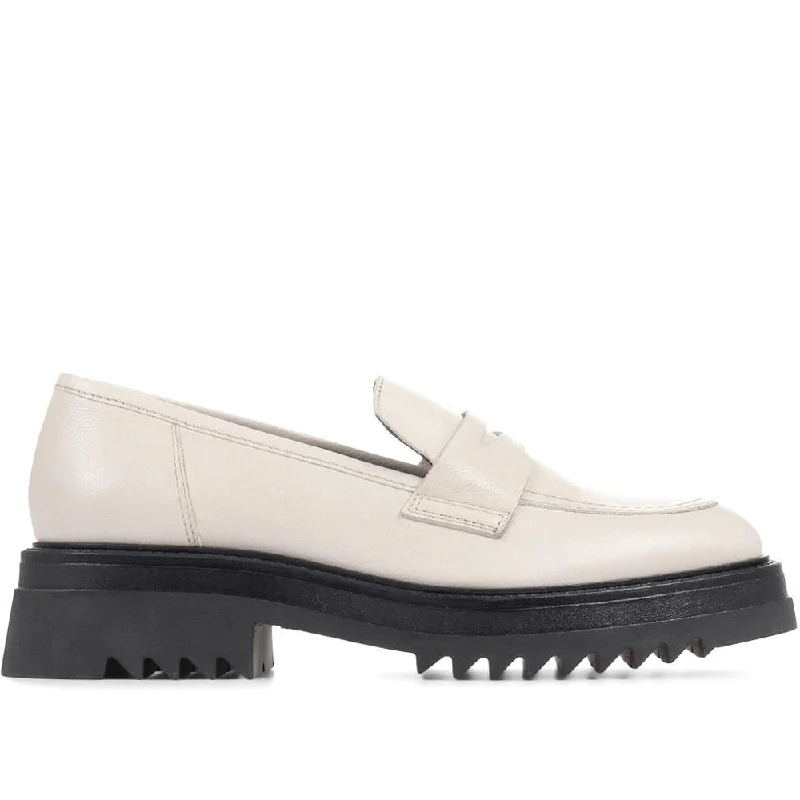 Men's casual shoes with a logo patch on the tongue Darra Chunky Penny Loafers - DARRA / 322 366 Men's casual shoes with a logo patch on the tongue Darra Chunky Penny Loafers - DARRA / 322 366