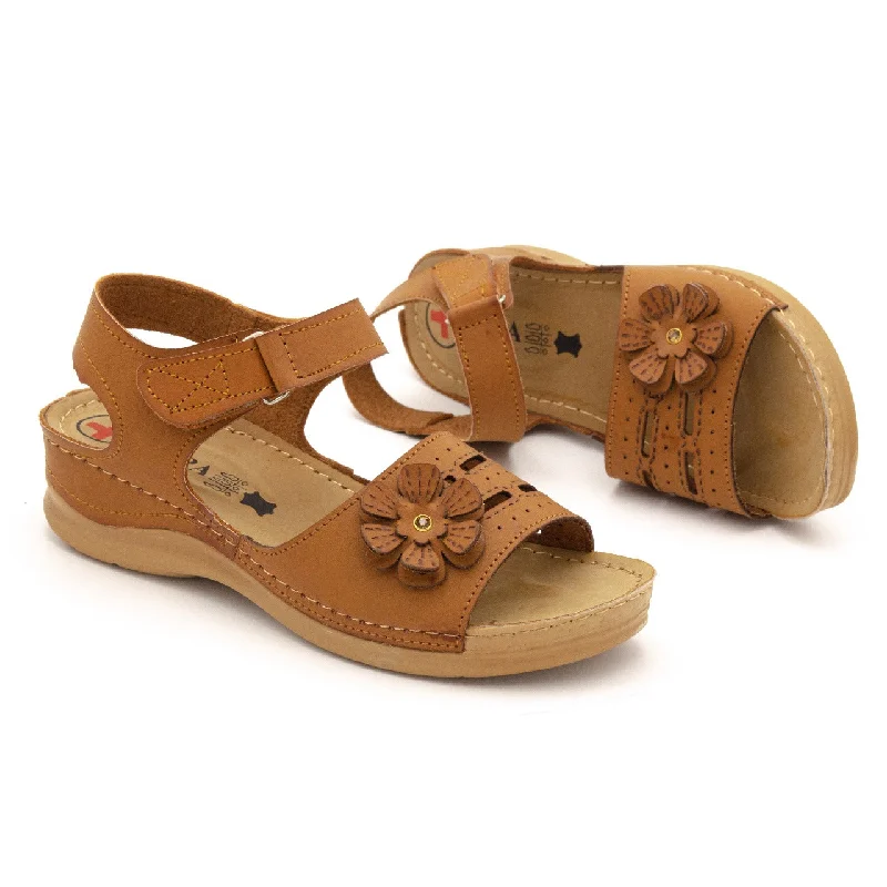 Men's slippers in a warm color like red or brown M095 flower sandal