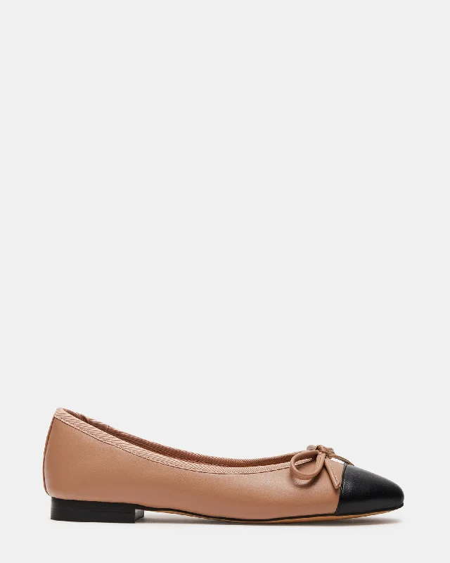 Men's loafers with a moc - toe design Men's loafers with a moc - toe design ELLISON NATURAL Men's loafers with a moc - toe design Men's loafers with a moc - toe design ELLISON NATURAL