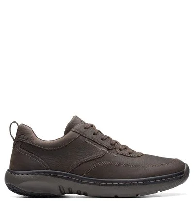 Men's casual shoes with a metallic trim CLARKS PROLACE