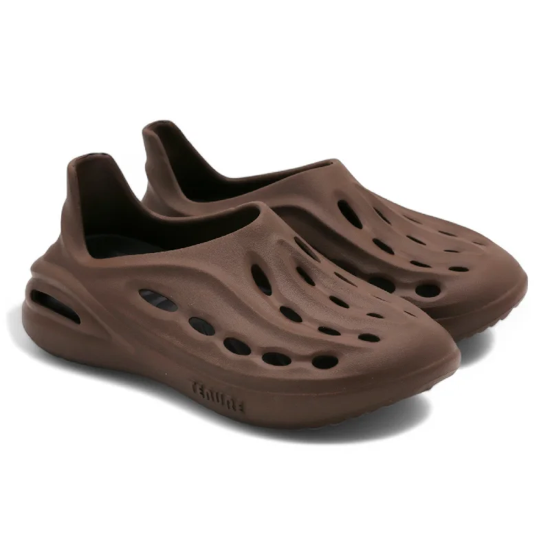 Men's slippers with a logo patch on the side M0564 men shoes