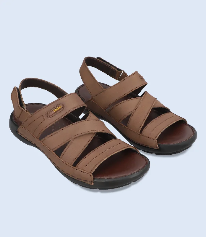Men's sandals with a contrast stitching detail Men's sandals with a contrast stitching detail BM5855-BROWN-Men Sandal Men's sandals with a contrast stitching detail Men's sandals with a contrast stitching detail BM5855-BROWN-Men Sandal