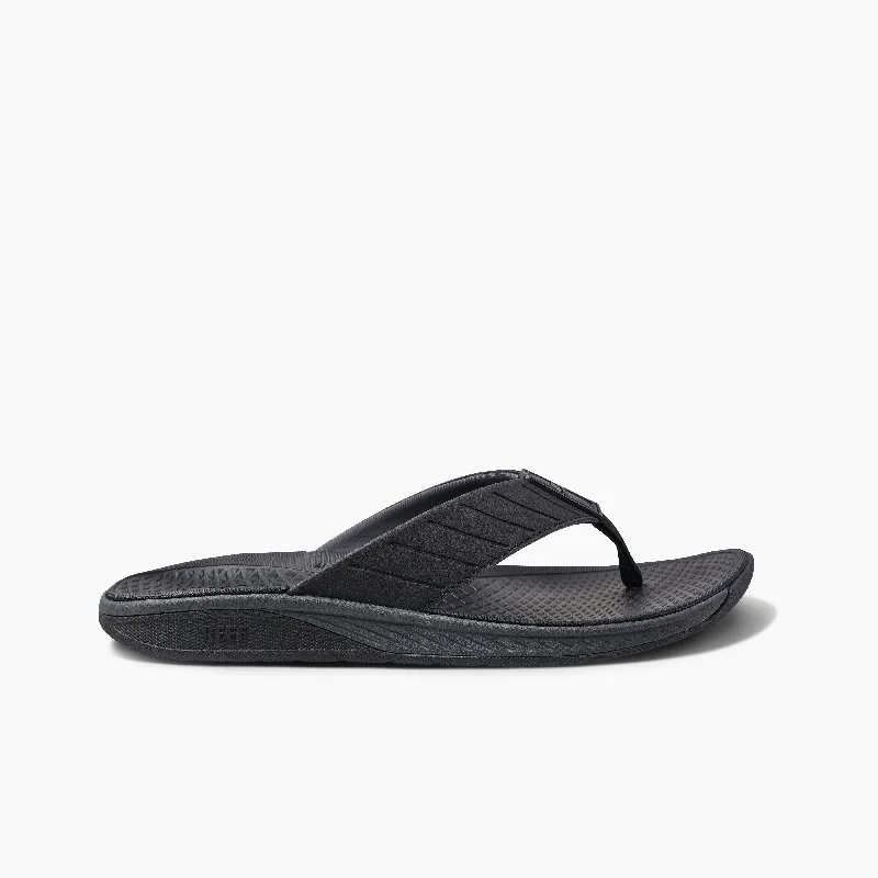 Men's sandals with a contrast stitching detail Men's sandals with a contrast stitching detail The Deckhand Men's sandals with a contrast stitching detail Men's sandals with a contrast stitching detail The Deckhand