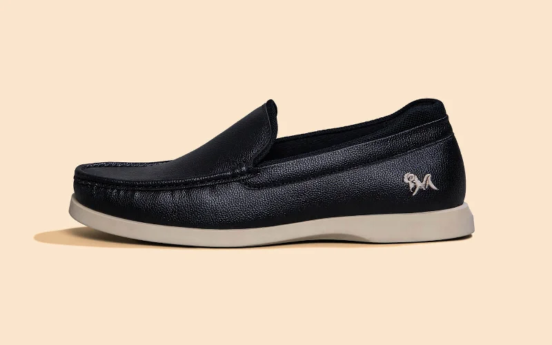 Men's loafers with a smooth leather finish Men's loafers with a smooth leather finish The Luxe Loafers : Black Men's loafers with a smooth leather finish Men's loafers with a smooth leather finish The Luxe Loafers : Black