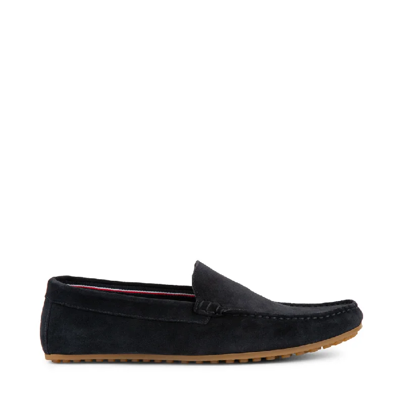 Men's loafers with a perforated leather upper for ventilation Men's loafers with a perforated leather upper for ventilation SILASSS NAVY SUEDE Men's loafers with a perforated leather upper for ventilation Men's loafers with a perforated leather upper for ventilation SILASSS NAVY SUEDE