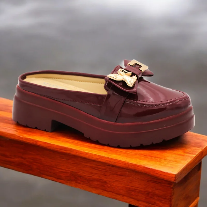 Men's slippers with a logo patch on the side M0498 open back