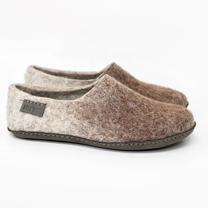 Men's slippers with a Velcro closure for easy on and off Men's Slippers OBRE Alpaca clogs
