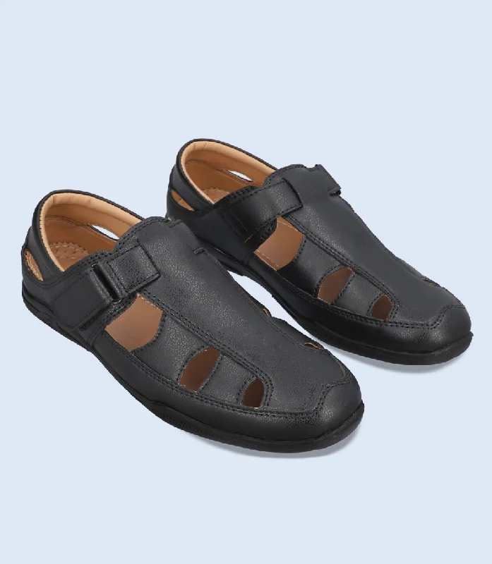 Men's sandals in a neutral color like black or brown Men's sandals in a neutral color like black or brown BM5946-BLACK-Men casual Sandal Men's sandals in a neutral color like black or brown Men's sandals in a neutral color like black or brown BM5946-BLACK-Men casual Sandal