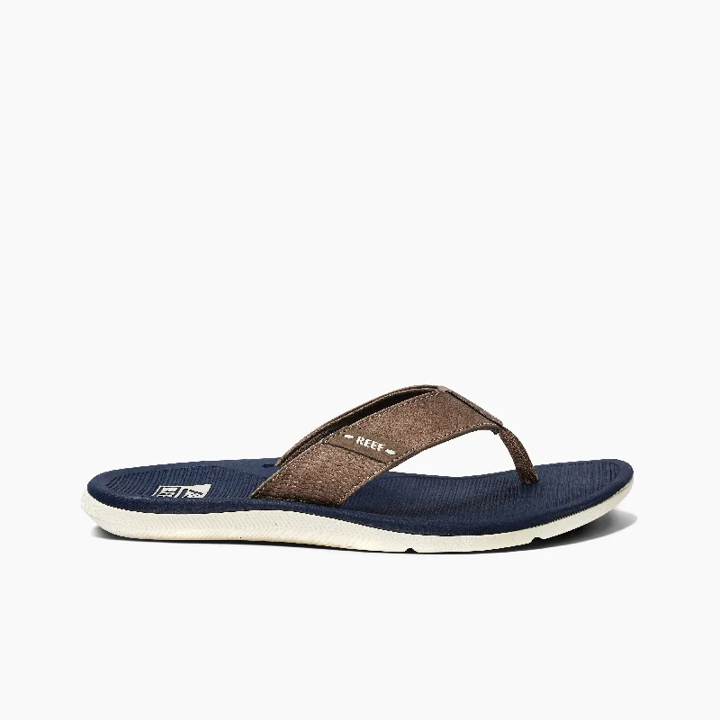 Men's sandals with a stretchy strap for a better fit Men's sandals with a stretchy strap for a better fit Reef Santa Ana