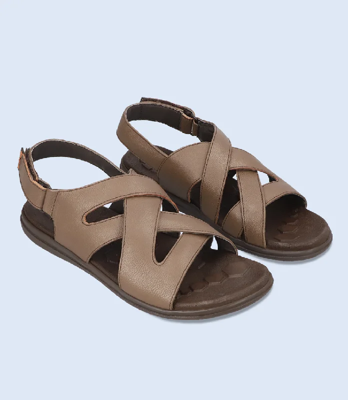 Men's sandals with a decorative buckle or charm Men's sandals with a decorative buckle or charm BM5901-BROWN-Men Sandal Men's sandals with a decorative buckle or charm Men's sandals with a decorative buckle or charm BM5901-BROWN-Men Sandal