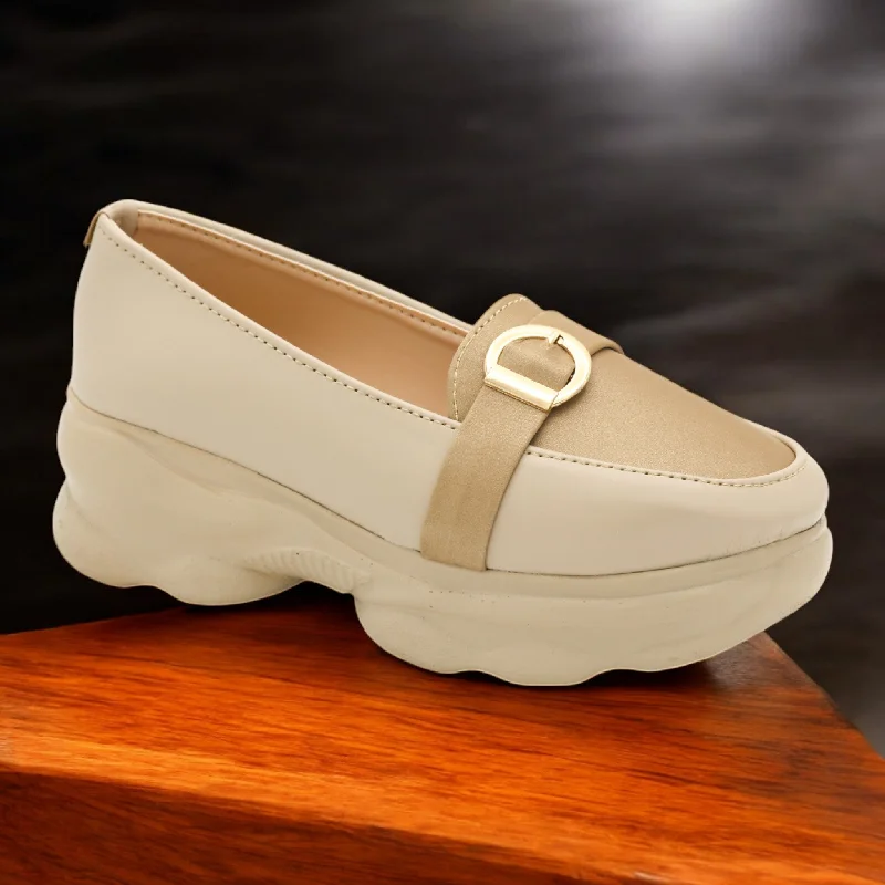 Men's slippers with a stretchy side panel for a better fit M0487 wedge pump
