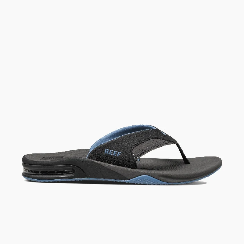 Men's sandals with a contrast stitching detail Men's sandals with a contrast stitching detail Fanning Men's sandals with a contrast stitching detail Men's sandals with a contrast stitching detail Fanning