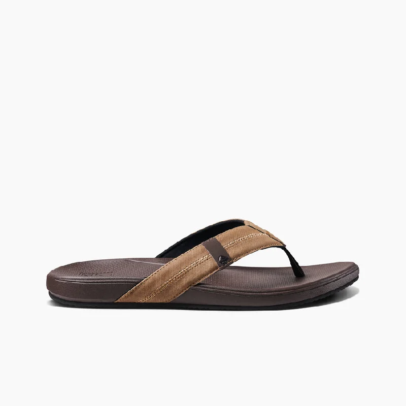 Men's sandals with a decorative buckle or charm Men's sandals with a decorative buckle or charm Cushion Phantom 2.0 Men's sandals with a decorative buckle or charm Men's sandals with a decorative buckle or charm Cushion Phantom 2.0