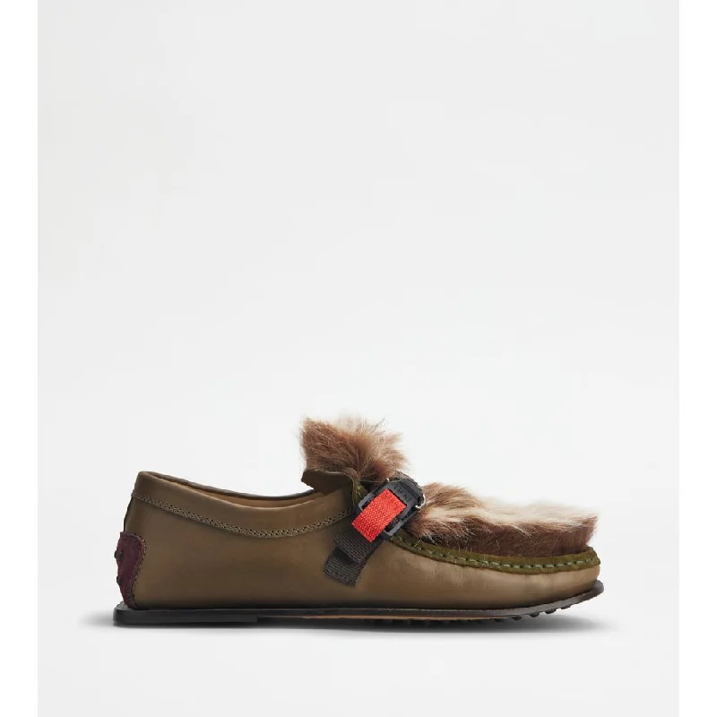 Men's loafers with a smooth leather finish Men's loafers with a smooth leather finish Loafers in Leather Men's loafers with a smooth leather finish Men's loafers with a smooth leather finish Loafers in Leather