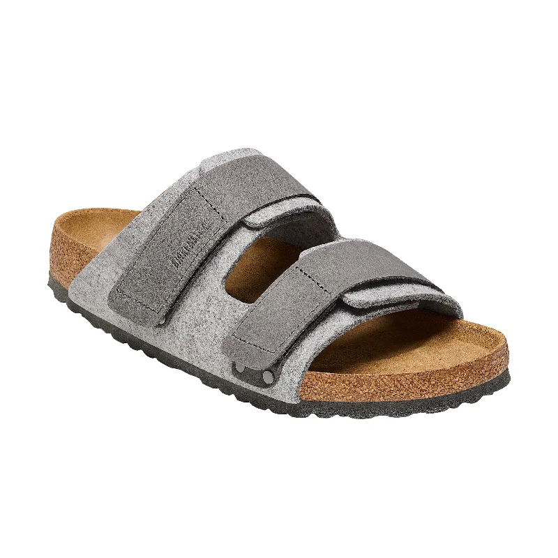 Men's sandals with a contrast stitching detail Men's sandals with a contrast stitching detail Uji Authentic Felt Light Grey Oiled Leather/Felt Men's sandals with a contrast stitching detail Men's sandals with a contrast stitching detail Uji Authentic Felt Light Grey Oiled Leather/Felt
