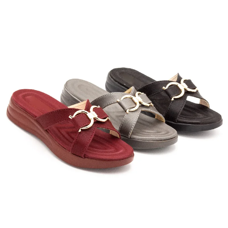 Men's slippers in a warm color like red or brown M0104 slipper