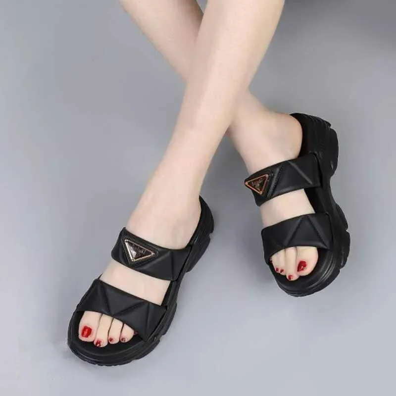 Men's slippers with a pointed toe for a stylish appearance Diamond tangle comfy