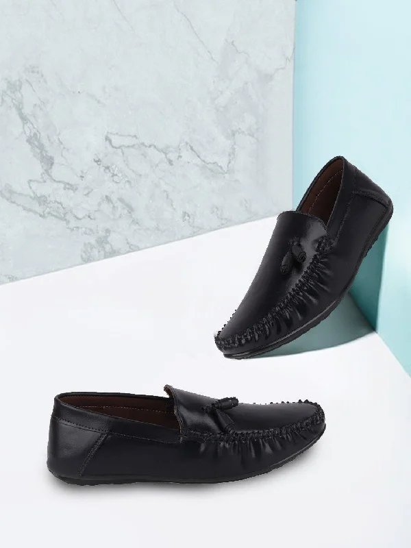 Men's casual shoes with a padded heel for comfort Men Blue Casual Slip-On Loafers