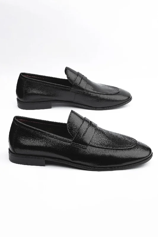 Men's loafers with a smooth leather finish Men's loafers with a smooth leather finish LOGO 10002 BKA Men's loafers with a smooth leather finish Men's loafers with a smooth leather finish LOGO 10002 BKA