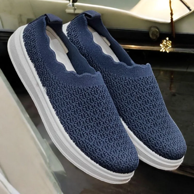 Leather men's slippers with a mule style Blue open back