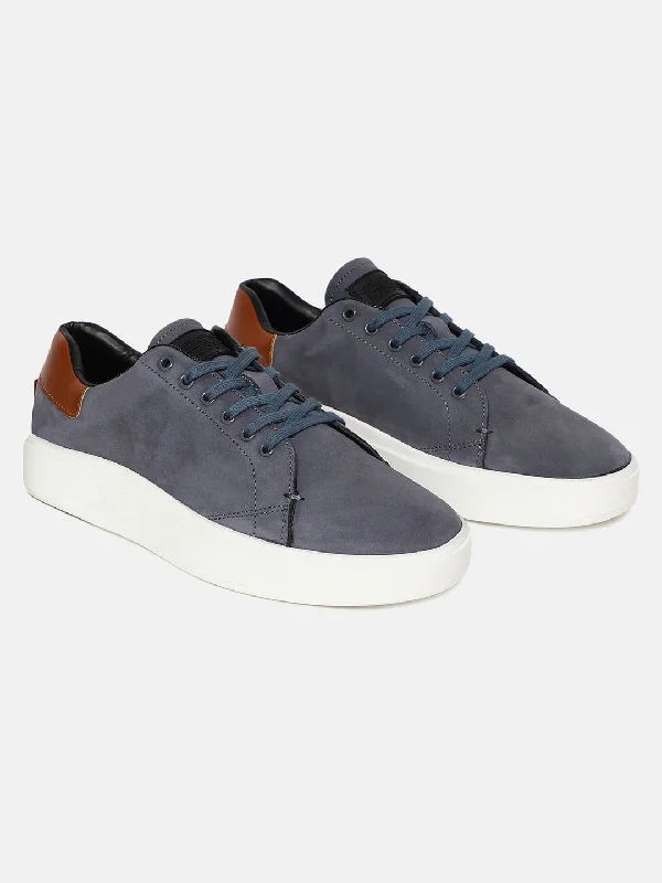 Men's casual shoes with a geometric pattern Men's Navy Colorblock Shoes